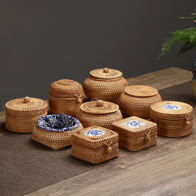 Kitchen Gadgets In Japan - 뚜껑이있는 손으로 짠 등나무 보관 상자